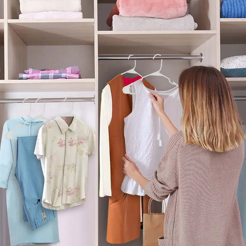 hangy-white-5__53196299